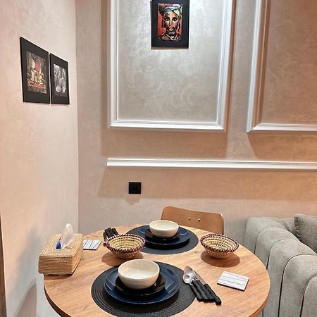 Luxueux Studio A Cote De Mcdo & Zara Maarif Casablanca Luaran gambar