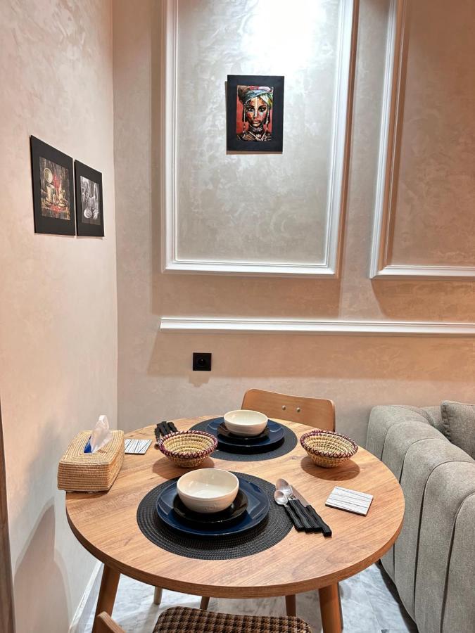 Luxueux Studio A Cote De Mcdo & Zara Maarif Casablanca Luaran gambar